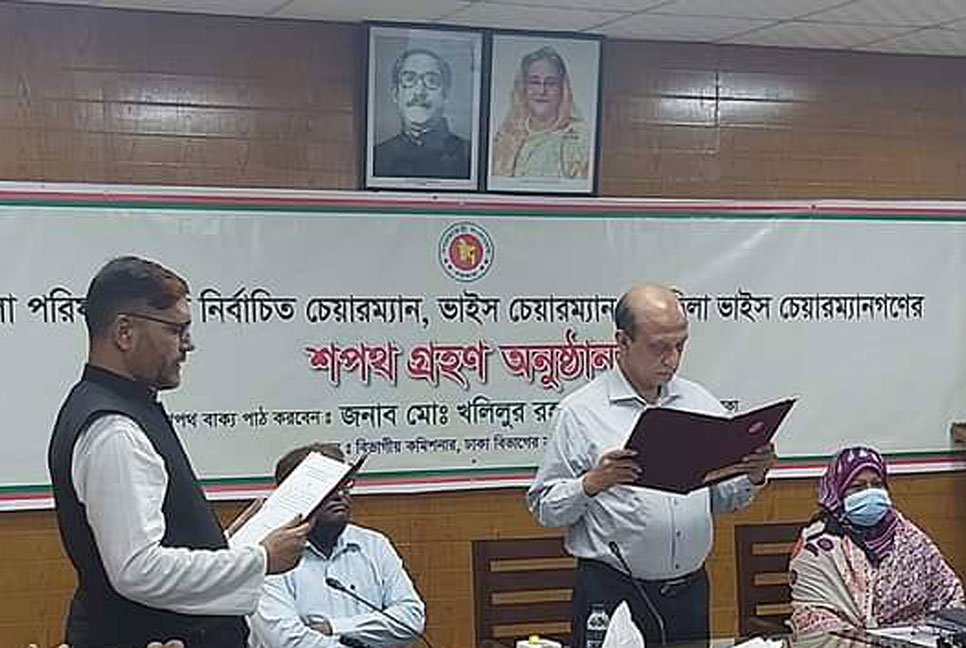 শপথ নিলেন চরভদ্রাসন উপজেলা পরিষদের চেয়ারম্যান