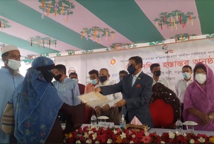 আমাদের দেশের গণতন্ত্র কিছুটা হলেও বিকাশ হয়েছে: সেতুমন্ত্রী