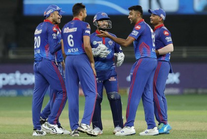 আইপিএল: চেন্নাইকে হারিয়ে শীর্ষে দিল্লি