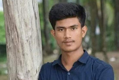 সোনাদিয়ার ত্রিমোহনায় ট্রলার ডুবে যুবক নিখোঁজ
