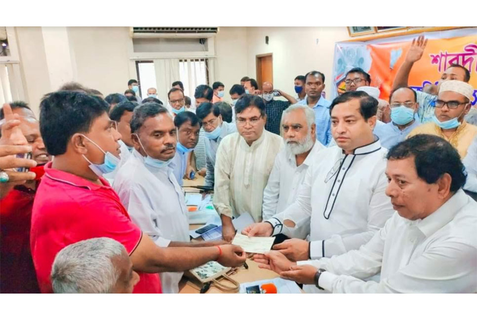 গাজীপুরে পূজা উদযাপন কমিটির নেতৃবৃন্দের সঙ্গে মেয়রের মতবিনিময় 
