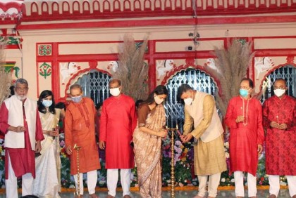 মহালয়ায় ঢাকেশ্বরী মন্দিরে ভারতীয় হাইকমিশনার