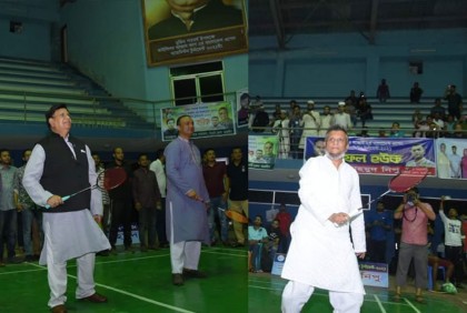 এক মাঠে পররাষ্ট্রমন্ত্রীর মুখোমুখি মেয়র আরিফ!