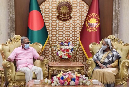 রাষ্ট্রপতির সঙ্গে প্রধানমন্ত্রীর সৌজন্য সাক্ষাৎ

