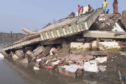 অবশেষে নদীগর্ভেই বিলীন প্রতাপনগরের সেই মসজিদ