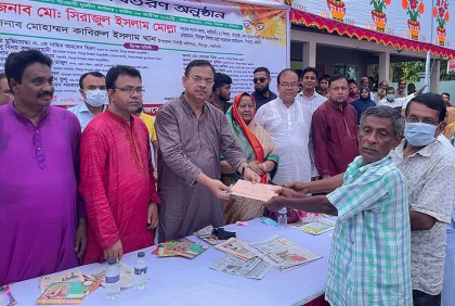 শিবপুরে দুর্গাপূজা উপলক্ষে ৭০টি পূজা মণ্ডপে অনুদান