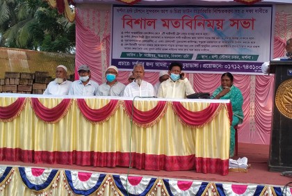 দর্শনায় ঢাকাগামী দুটি ট্রেনের যাত্রাবিরতির দাবি