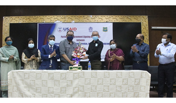 স্টামফোর্ড ক্যাপস এবং ইউএস ফরেস্ট সার্ভিসের সঙ্গে অংশীদারি চুক্তিপত্র স্বাক্ষরিত 