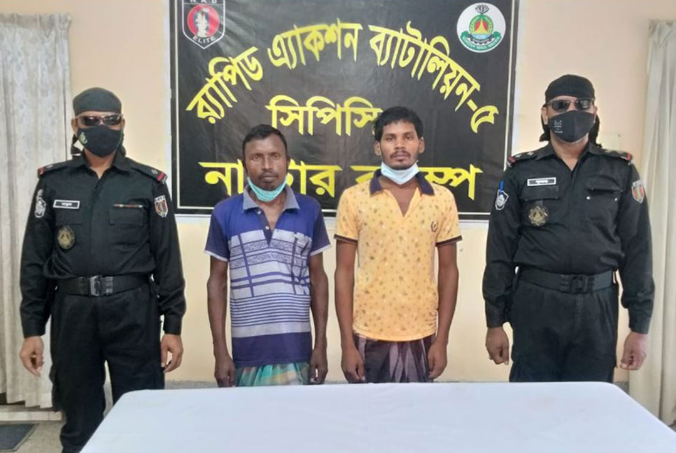 নাটোরে চোলাই মদসহ আটক ২