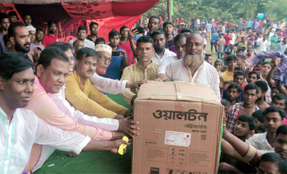 নড়াইলে ফুটবল টুর্নামেন্টে খলিশাখালী বিজয়ী