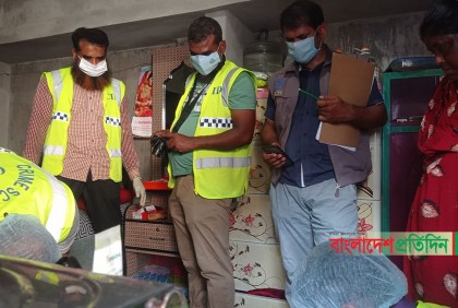 দৌলতদিয়া পল্লী থেকে যৌনকর্মীর গলাকাটা লাশ উদ্ধার