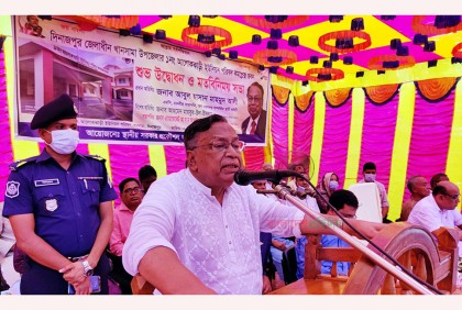 বিএনপি কাঠের চশমা পরে তাই উন্নয়ন দেখতে পায় না
