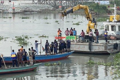 তুরাগ পাড়ে এখনো উৎকণ্ঠায় প্রহর গুণছেন নিখোঁজদের স্বজনরা 

