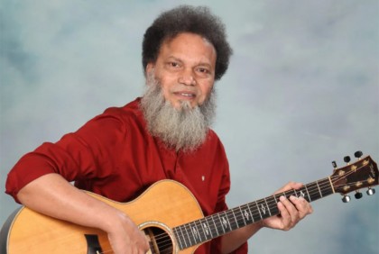 গান প্রোমোট করা শিল্পীর কাজ নয়