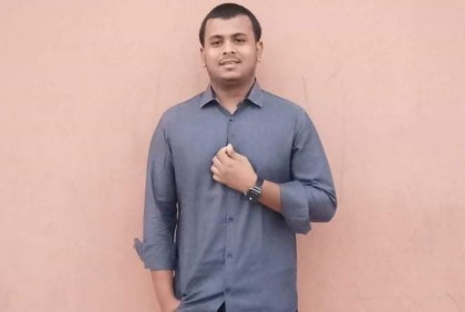ছিনতাইয়ের পর চোখে মরিচ গুঁড়ো দিয়ে চলন্ত মাইক্রো থেকে ফেলা হলো শিক্ষার্থীকে