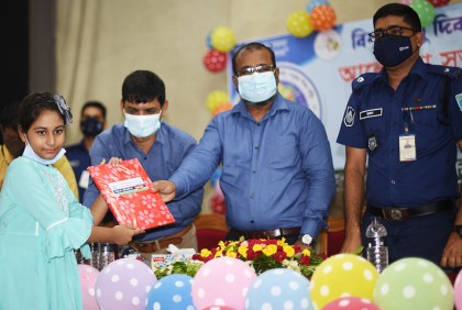 ‘শিশুদের উজ্জ্বল ভবিষ্যৎ গড়তে বাবা-মায়ের ভূমিকা অপরিসীম’