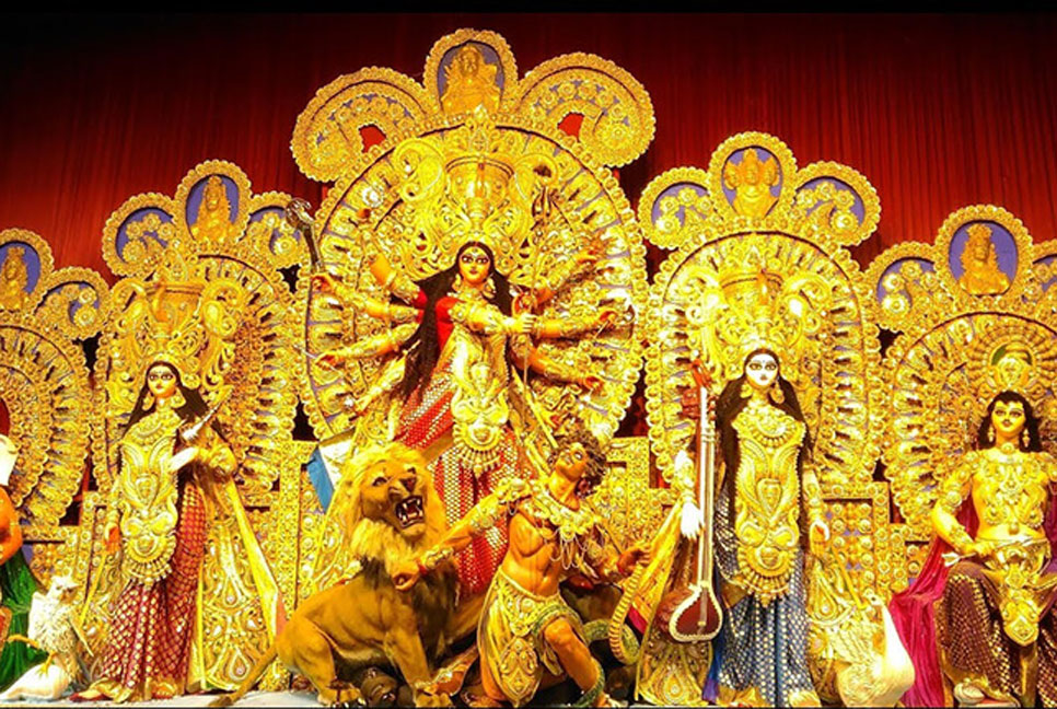 কানাডায় স্বাস্থ্যবিধি মেনে দুর্গাপূজার প্রস্তুতি