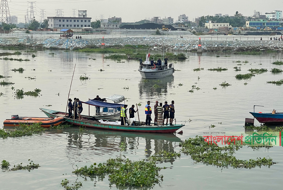 তুরাগে নৌকাডুবি, নিখোঁজ মা-ছেলের লাশ উদ্ধার