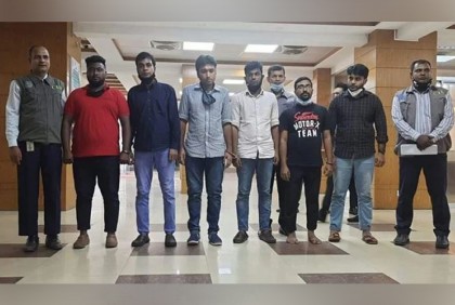 ই-কমার্স প্রতিষ্ঠান উইকম ও থলে ডটকমের ছয়জন গ্রেফতার