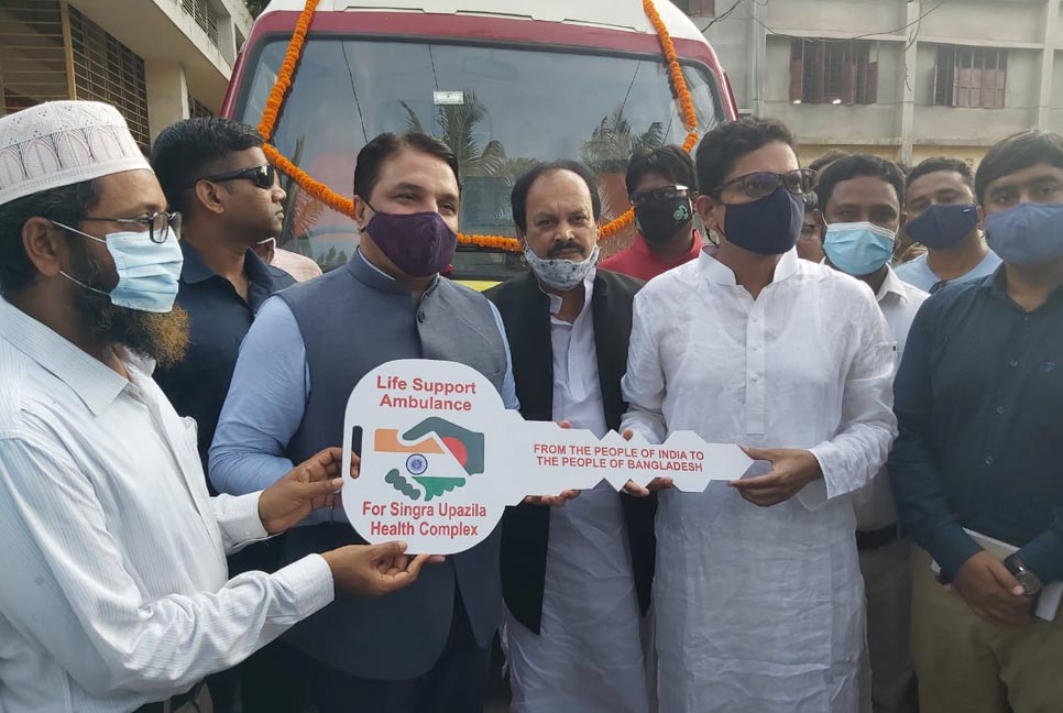নাটোরে ভারতের উপহারের লাইফ সাপোর্ট অ্যাম্বুলেন্স হস্তান্তর