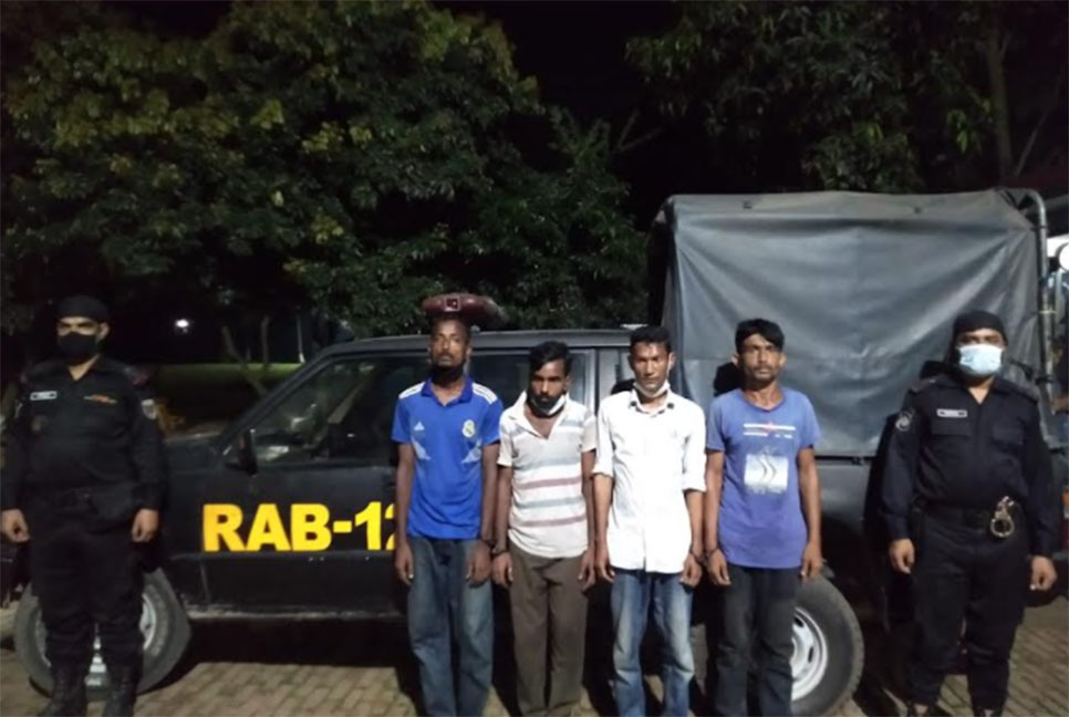 বগুড়ায় ডাকাতির প্রস্তুতিকালে চার ডাকাত গ্রেফতার