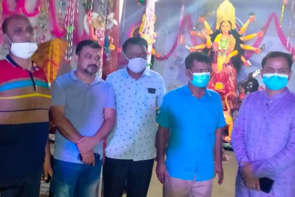ফুলপুরে ইউএনও’র বিভিন্ন পূজামণ্ডপ পরিদর্শন