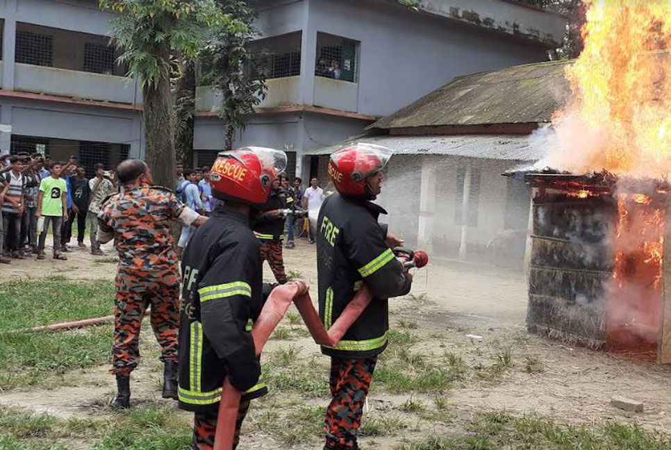 আন্তর্জাতিক দুর্যোগ প্রশমন দিবসে ফুলপুরে মহড়া 