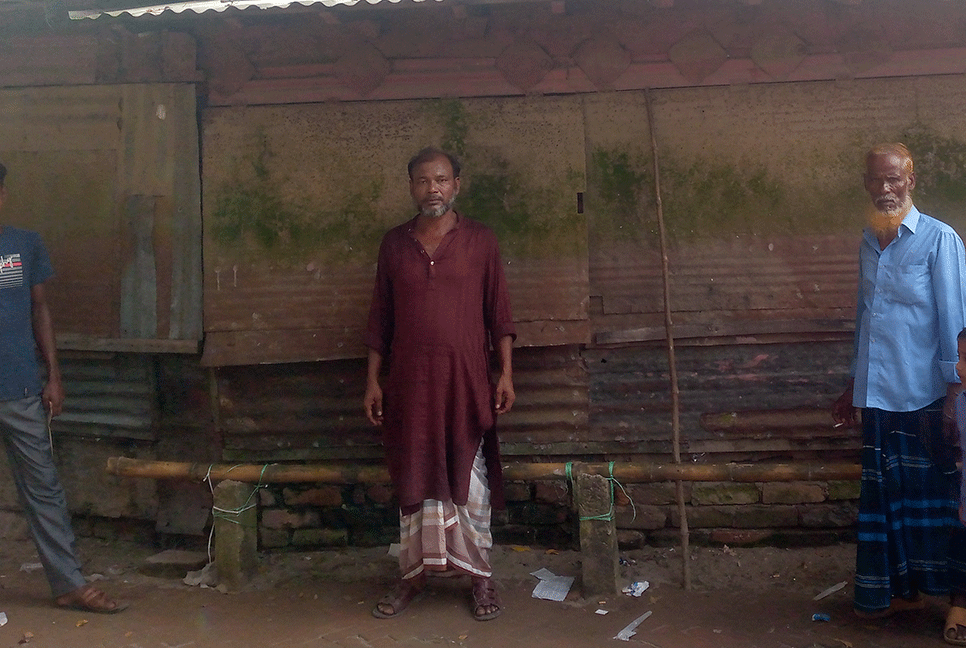 সারিয়াকান্দিতে ৩ দোকানে চুরি