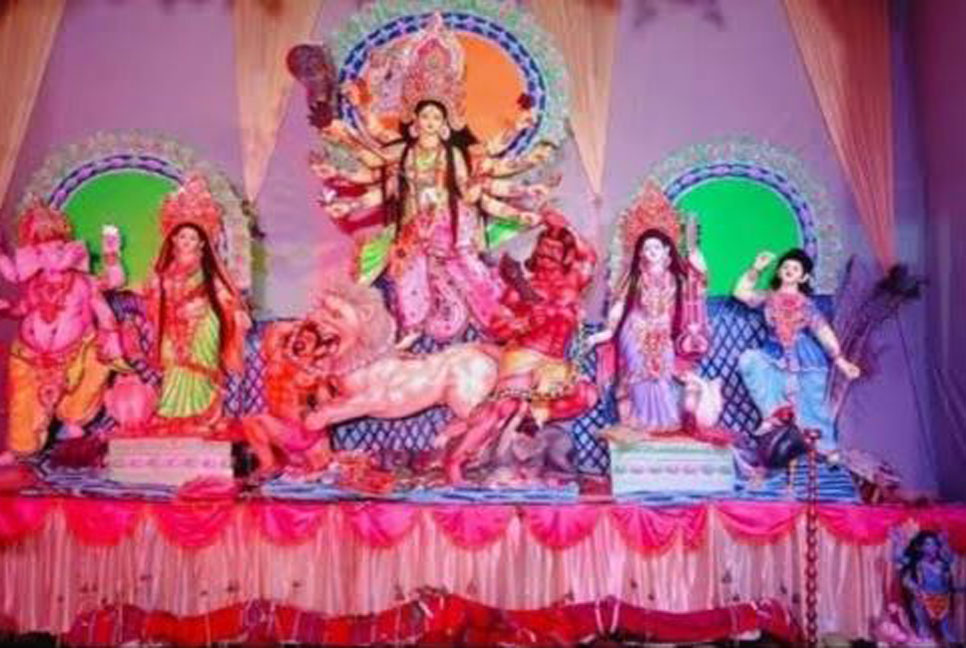 কালিয়াকৈরে পূজা মণ্ডপ পরিদর্শনে ইউএনও