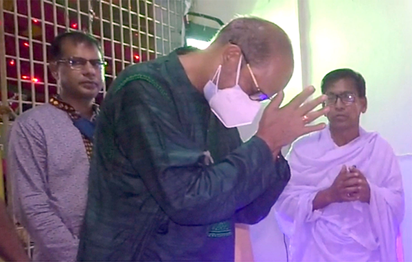 ভারতীয় ডেপুটি হাই কমশিনারের কুয়াকাটায় পূজা মণ্ডপ পরিদর্শন 