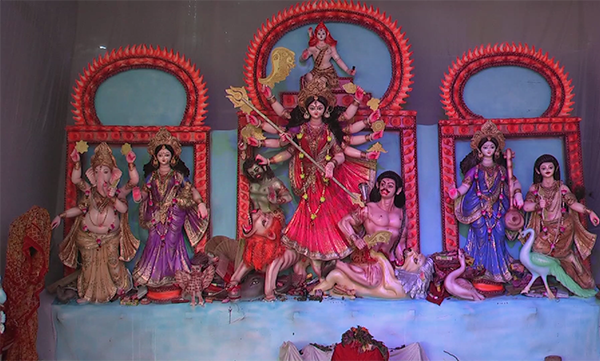 নেত্রকোনায় শান্তিপূর্ণ পরিবেশে পালিত হচ্ছে দুর্গোৎসব