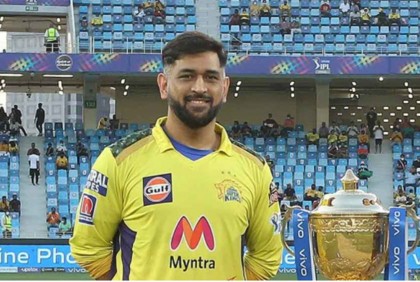 ফাইনালে ধোনির নতুন কীর্তি

