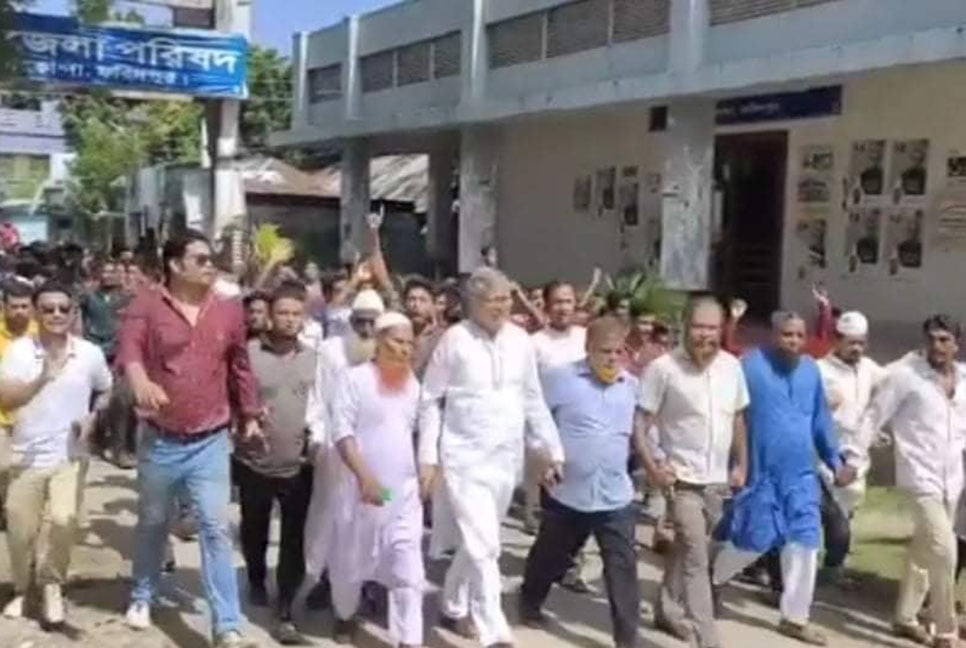ফরিদপুরে আচরণবিধি লংঘনের অভিযোগে নৌকার প্রার্থীকে শোকজ