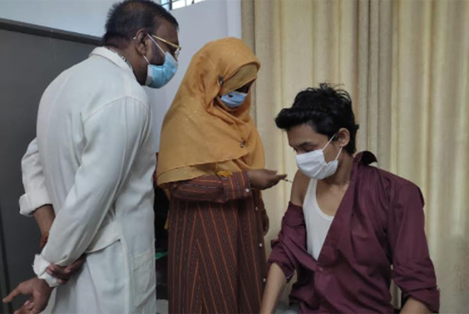 শাবিতে কাল ফাইজারের টিকা পাবেন তৃতীয় বর্ষের শিক্ষার্থীরা  