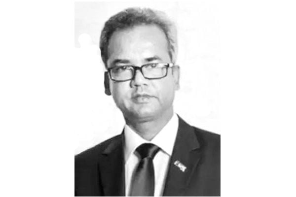 ড. ইউনূস বনাম রতন টাটা
