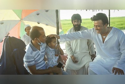 শাকিবের দেখা পেলেন সেই গৃহবধূ