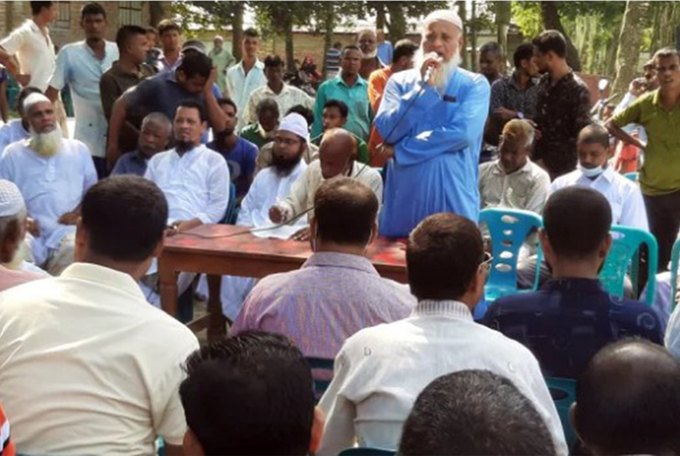 ভোটারের দ্বারে দ্বারে প্রার্থীরা, দিচ্ছেন নানা প্রতিশ্রুতি