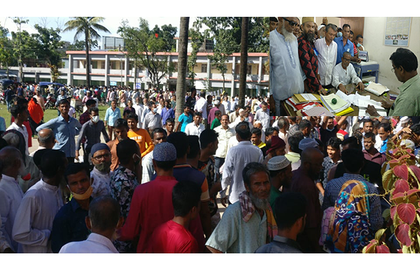 নেত্রকোনায় উৎসব মুখর পরিবেশে মনোনয়নপত্র দাখিল করেছে প্রার্থীরা