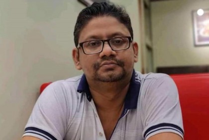 বাসের ধাক্কায় 
স্বামী নিহত, স্ত্রী আহত