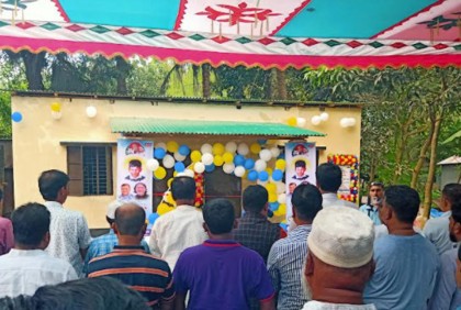 কালিয়াকৈরে গৃহহীন গৃহবধূকে ঘর উপহার