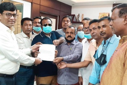 সাংবাদিক সুরক্ষা আইনের দাবিতে ঝিনাইদহে মানববন্ধন