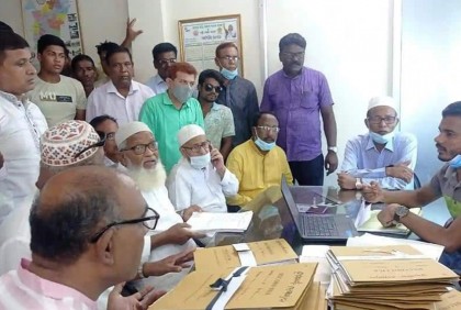 মেহেরপুরে চেয়ারম্যান পদে প্রার্থীদের মনোনয়নপত্র জমা