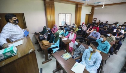 চেনা রুপে ফিরল ঢাবি ক্যাম্পাস 