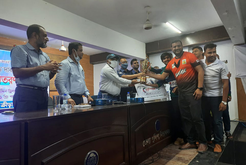 সিরাজগঞ্জে মুজিব শতবর্ষ দাবা লীগের পুরস্কার বিতরণ