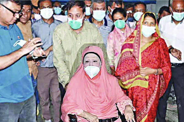 খালেদা জিয়াকে পর্যবেক্ষণ করছে মেডিকেল বোর্ড