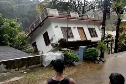 কেরালায় বন্যায় ২৬ জনের মৃত্যু 

