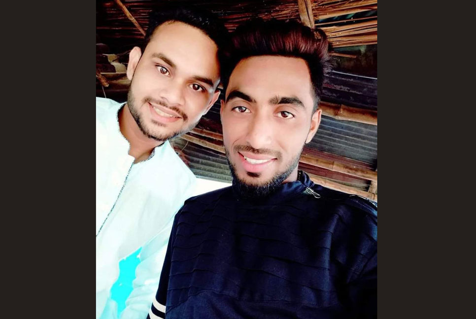 পিকআপের ধাক্কায় প্রাণ গেল দুই মোটরসাইকেল আরোহীর