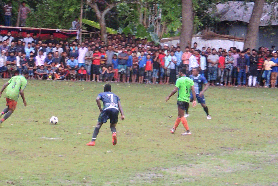 ঝিনাইদহে শেখ রাসেল স্মৃতি ফুটবল টুর্নামেন্টের ফাইনাল খেলা  