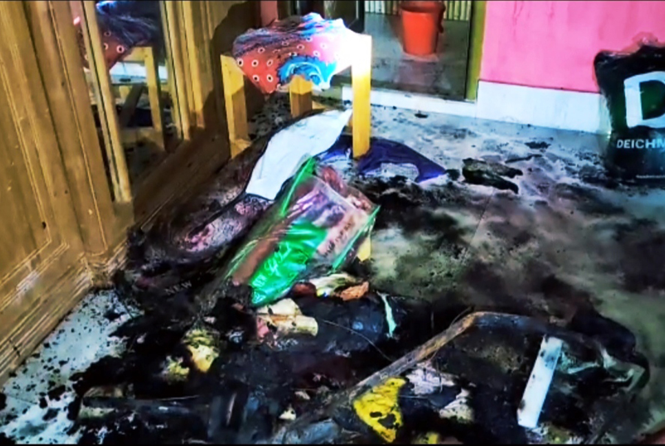 শ্রীনগরে দুই সন্তানসহ মা অগ্নিদগ্ধ, ছেলের মৃত্যু