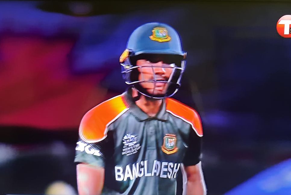 চাপের মুখে দুর্দান্ত অর্ধশতক নাঈমের